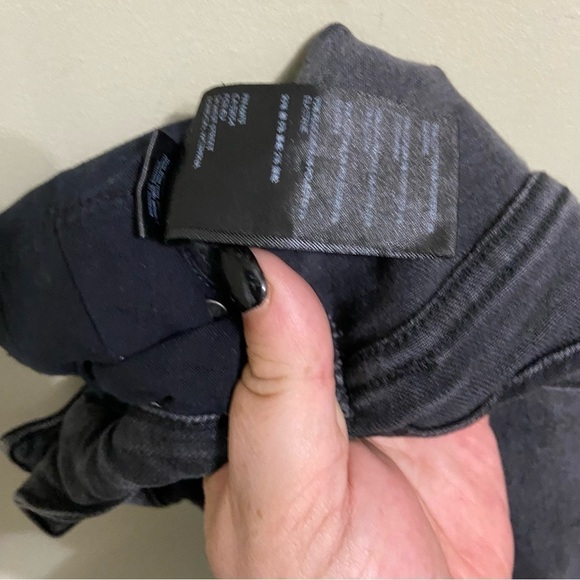 FREE People Sz 26 Raw High Rise Cropped Jegging Jeans Wash Black OB921667 - Picture 4 of 5